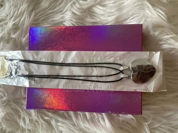 Half Hearts Necklace · Photo 1