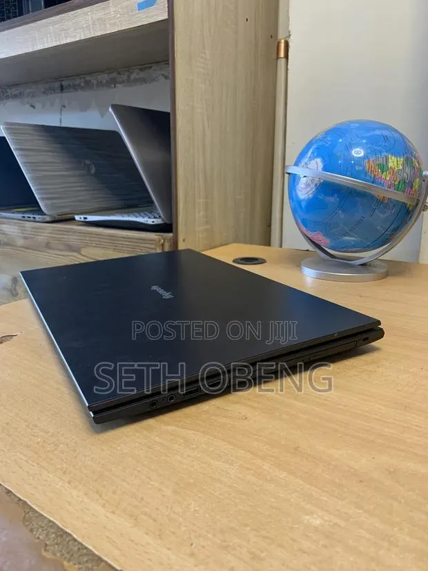 Laptop 8GB Intel Core i3 SSHD (Hybrid) 128GB · Photo 1