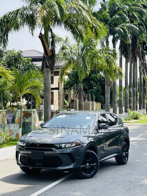 Dodge Hornet GT Plus AWD 2024 Gold · Photo 1