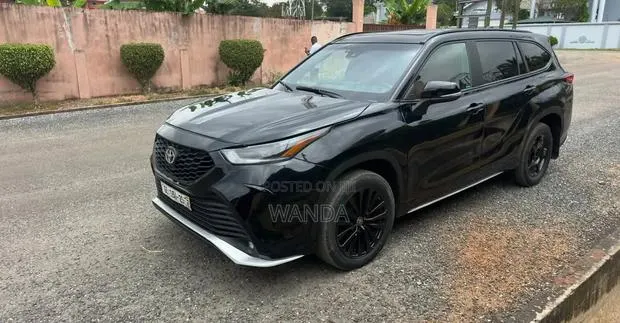 Toyota Highlander for Rent · Photo 1