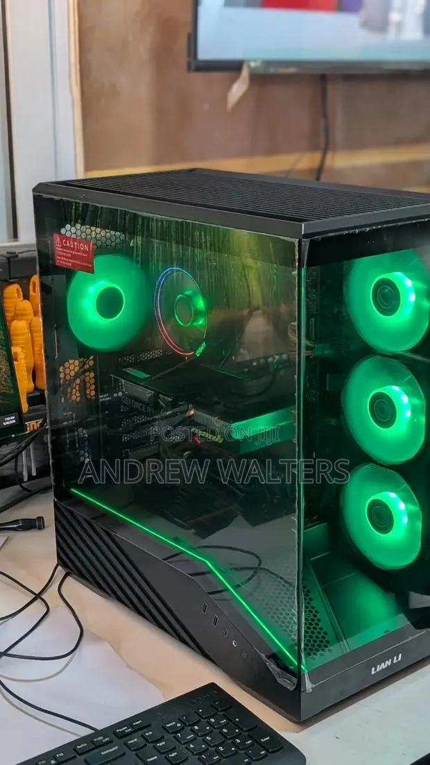 Lianli V1000r Gaming Case · Photo 1