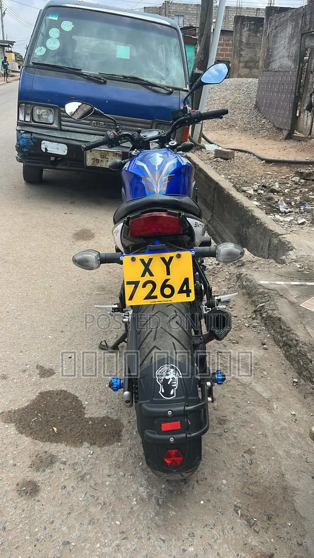 Suzuki SFV650 2023 Blue · Photo 1
