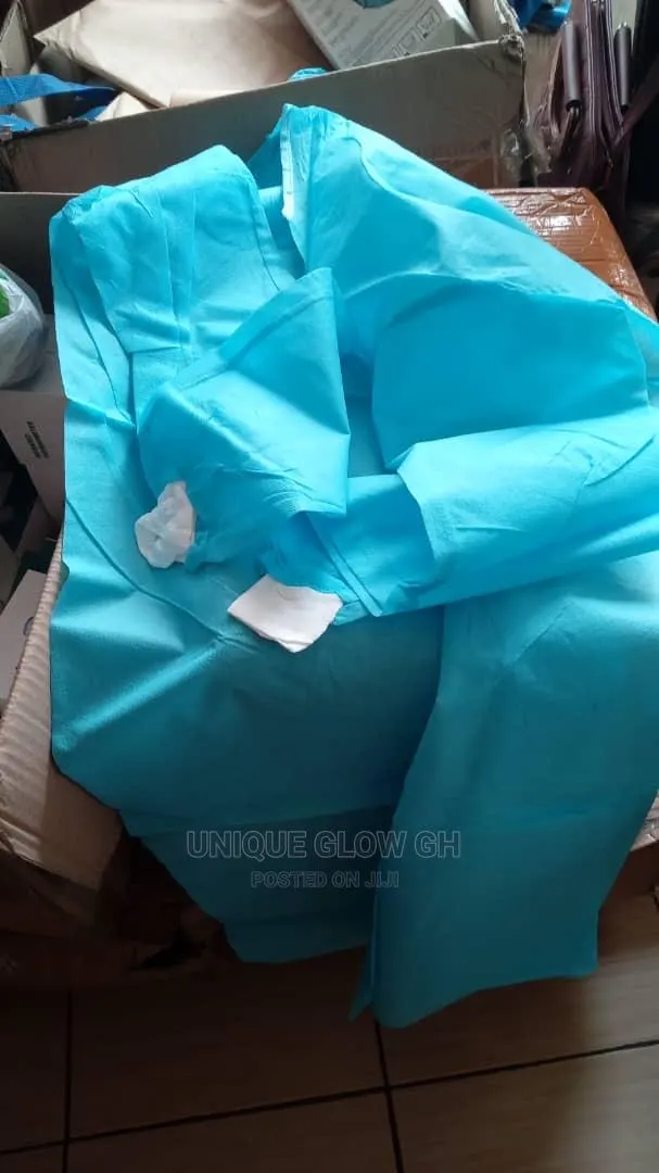 Disposable Surgical Gown · Photo 1