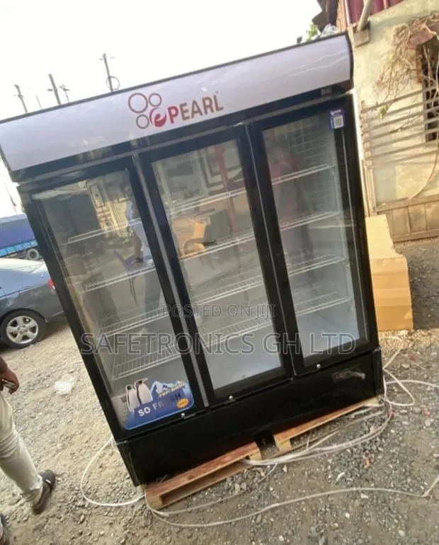 Newly Bulky 3 Glass Door Pearl Electric Display PVC-150 Fridge · Photo 1