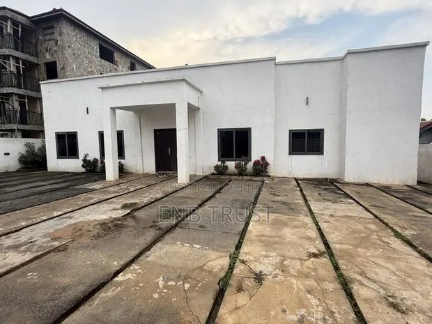 3bdrm House in Oyarifa, Ghana Flag for sale · Photo 1