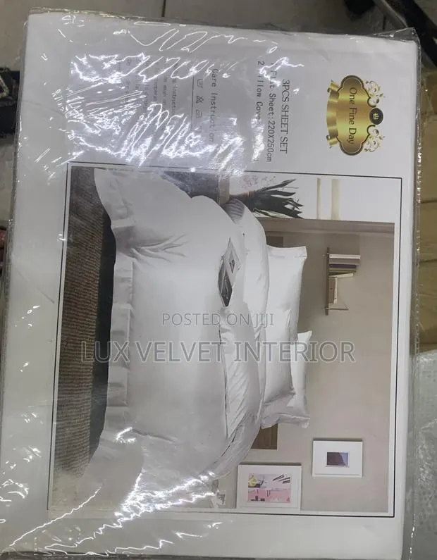 White Bedsheet Set - 1 Flat Sheet + 2 Pillow Covers · Photo 1