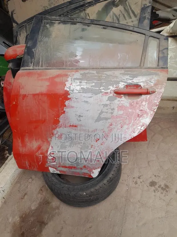 Ka Rio 12 to 16 Driverside Back Door · Photo 1