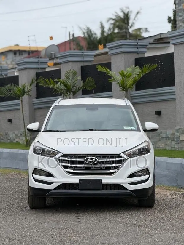 Hyundai Tucson 2017 White · Photo 1
