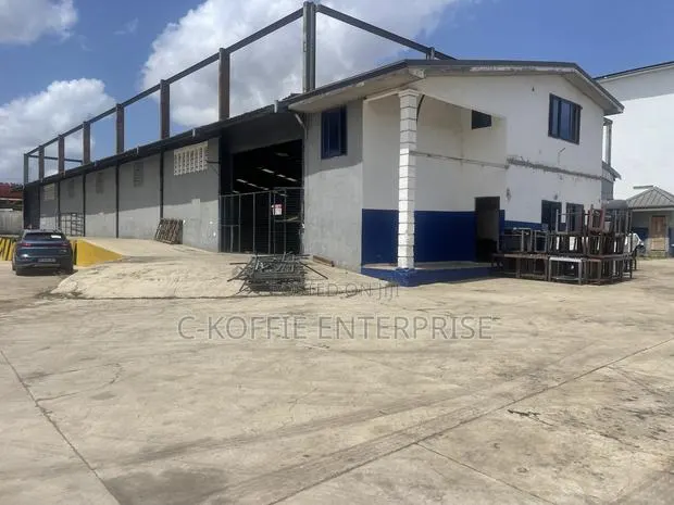 3,000 SQM Warehouse + Showrooms, Offices and Apartments at Achimota · Photo 1