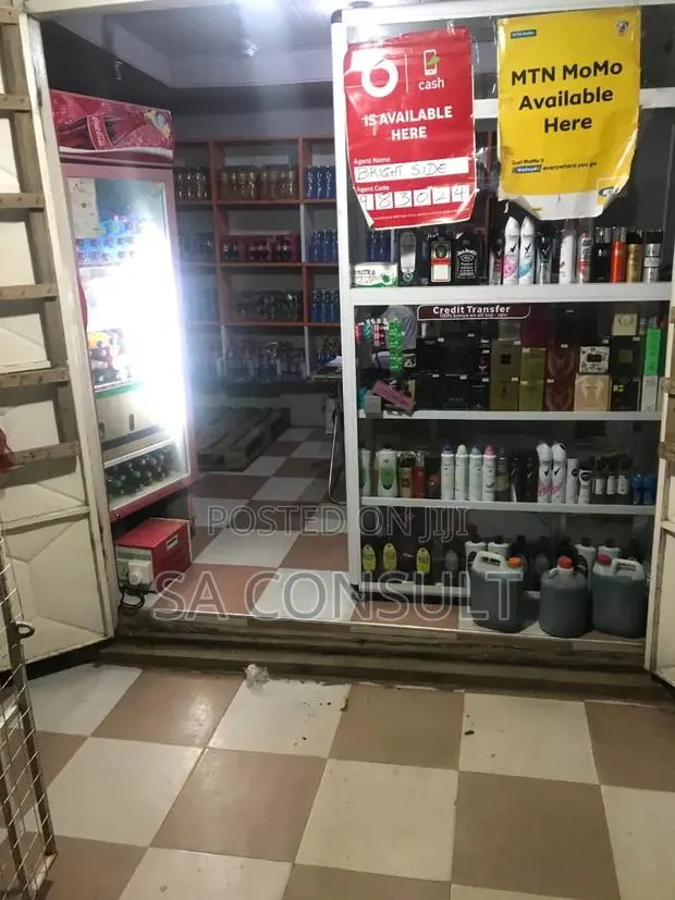 Nungua - Roadside Double Container for Rent · Photo 1