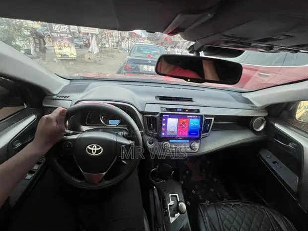Toyota RAV4 Limited 4dr SUV AWD (2.5L 4cyl 6A) 2015 Red · Photo 3