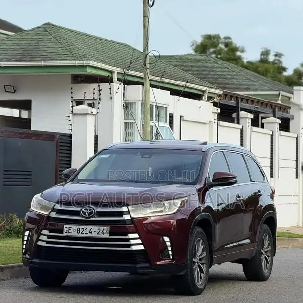 Toyota Highlander XLE 4x4 V6 (3.5L 6cyl 8A) 2018 Burgundy · Photo 1