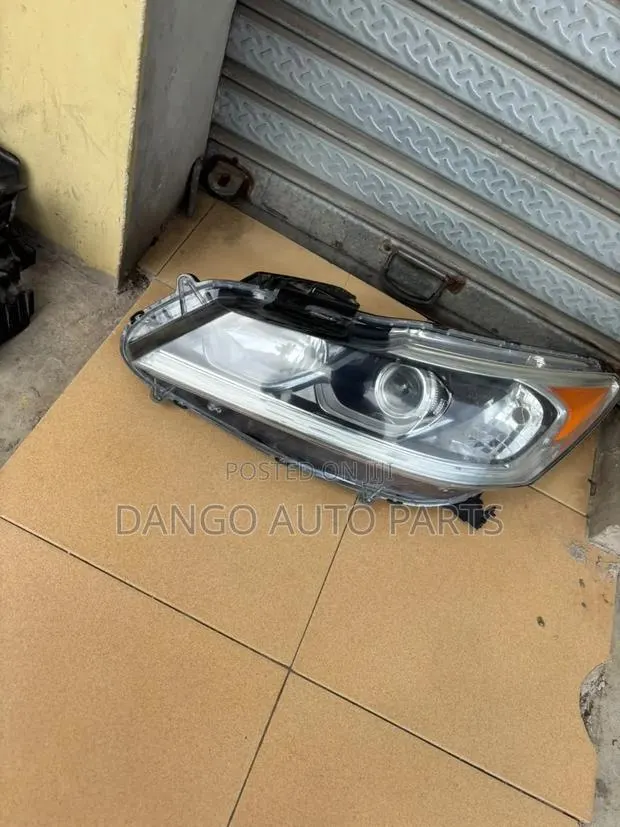Honda Accord 2014-2015-2016 Headlight Homeused · Photo 1