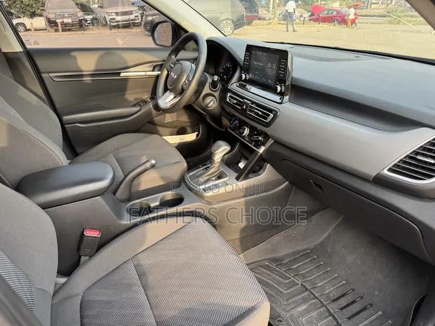 Kia Seltos LX 2022 Black · Photo 1