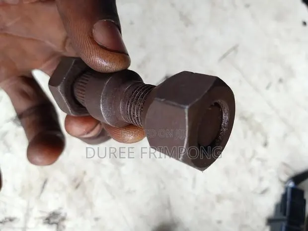 Kia Bongo Wheel Bolt and Nut Back · Photo 1