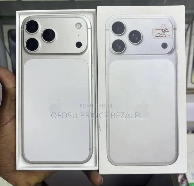 Apple iPhone 17 Pro Max 256 GB White · Photo 1