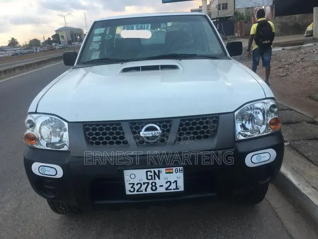 Nissan Hardbody 2021 White · Photo 1