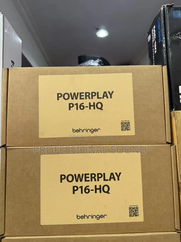 Behringer Powerplay P16-Hq, a 16-Channel Digital Monitoring Mixer · Photo 1