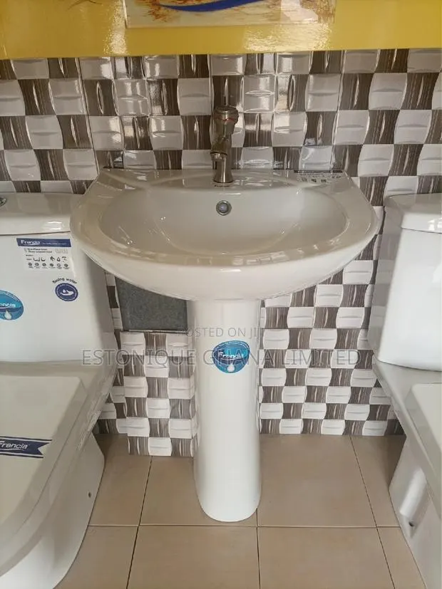 Basin and Pedestal · Photo 1