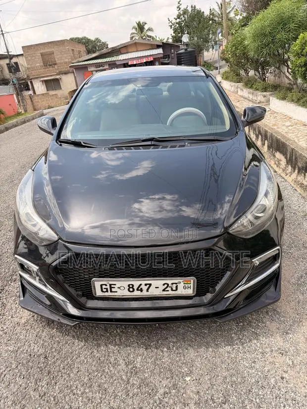 Hyundai Elantra Limited Sedan FWD (1.8L 4cyl 6A) 2013 Black · Photo 1
