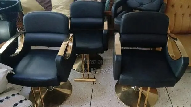Styling Chair · Photo 1