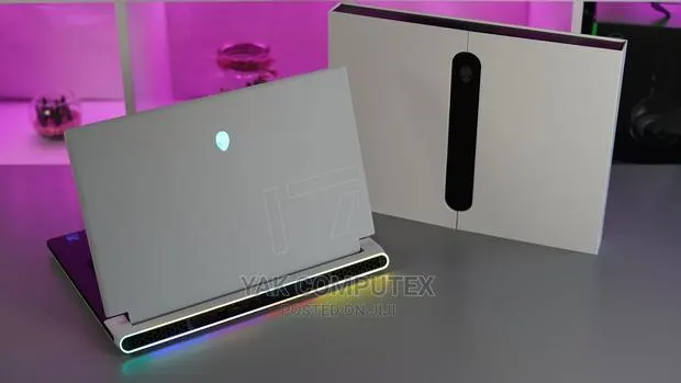 New Laptop Dell Alienware X17 R2 16GB Intel Core i9 SSD 1T · Photo 1