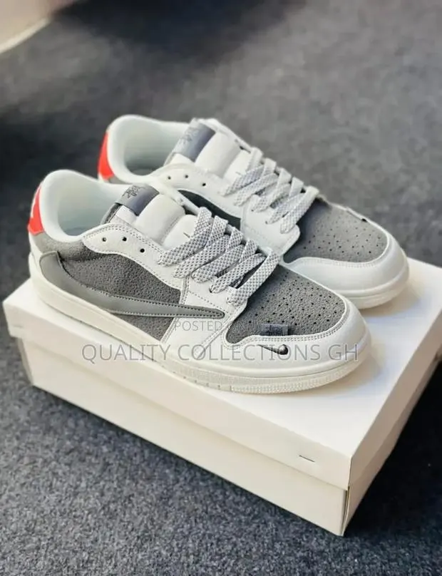 Jordan 1 Low Coloured · Photo 1