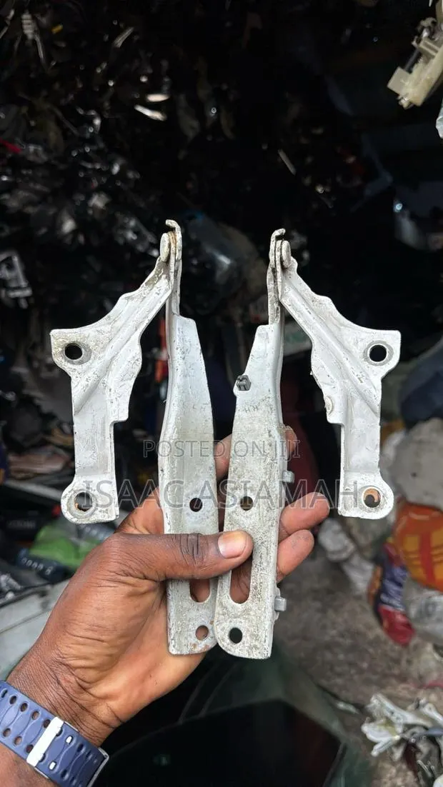 Honda Accord 2018,2019,2020,2021,2022 Bonnet Hinge / Inches · Photo 1