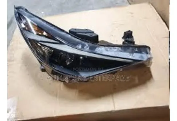 Hyundai Elantra 2021 2022 2023 Headlight · Photo 1