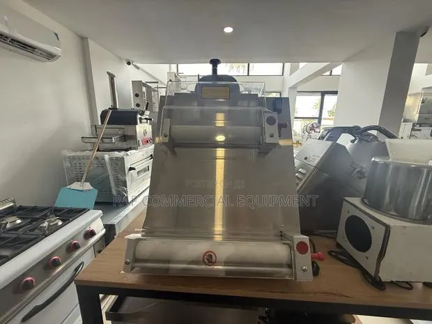 Commercial Automatic Pizza Sheeter/Roller · Photo 1