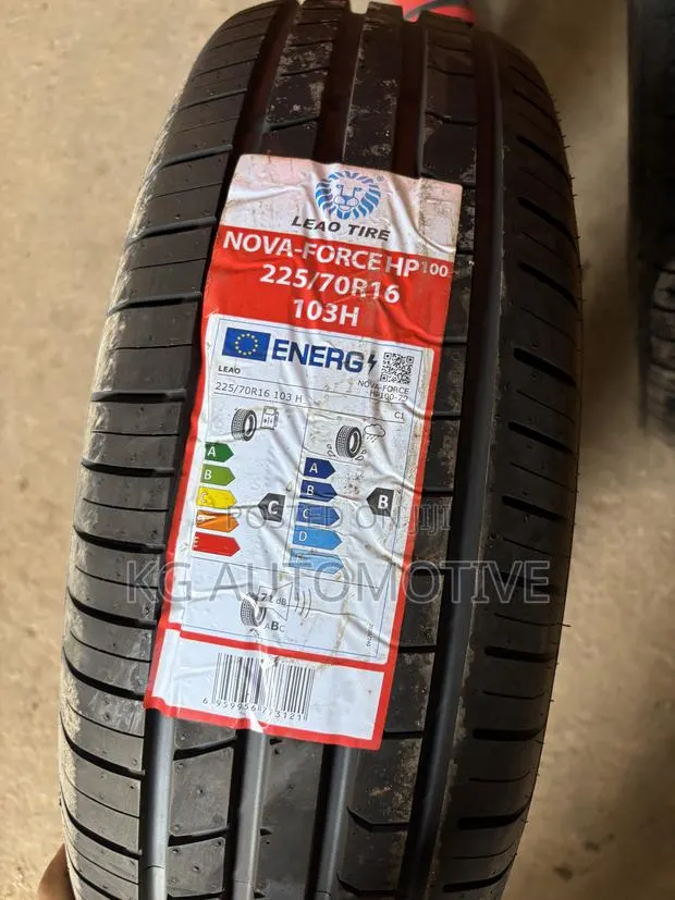 225/70r16 Tyre · Photo 1