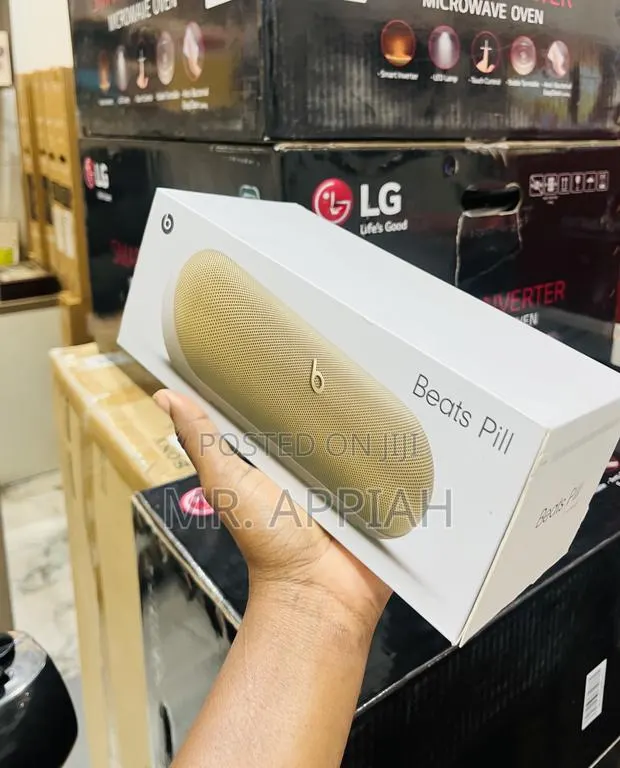 Well Built Beats Pill Portable Bluetooth Speaker(Wireless). · Photo 1