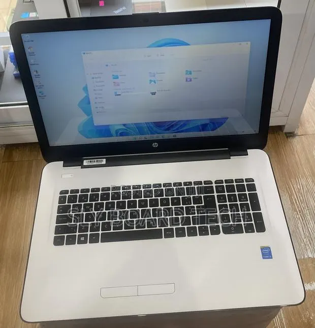 Laptop HP 17-3000 8GB Intel Core i3 HDD 1T · Photo 1
