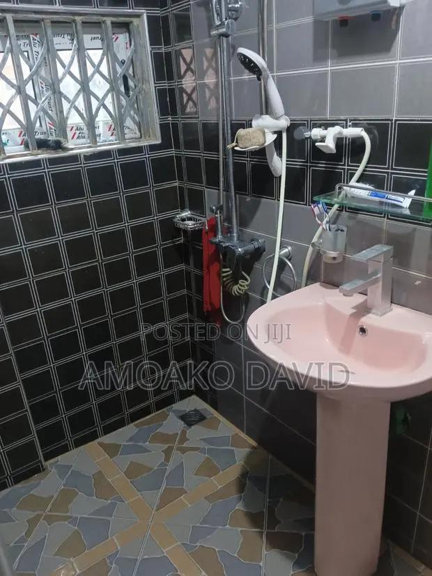 Furnished 15bdrm House in Peace Land Station, Ashaiman Municipal · Photo 1