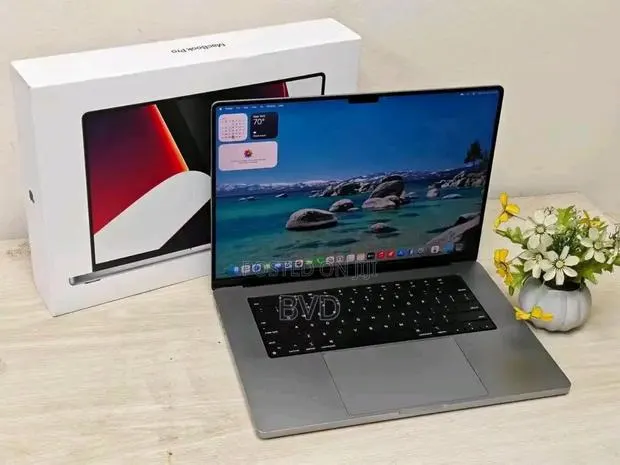 New Laptop Apple MacBook Pro 2023 M2 16GB Apple M2 SSD 512GB · Photo 1
