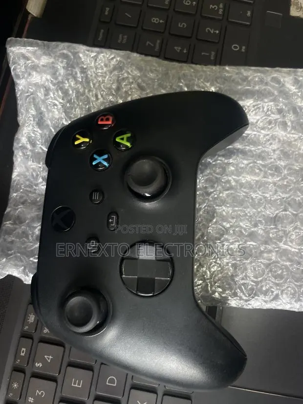 Xbox Series S Original Controller Available Selling Fast · Photo 1