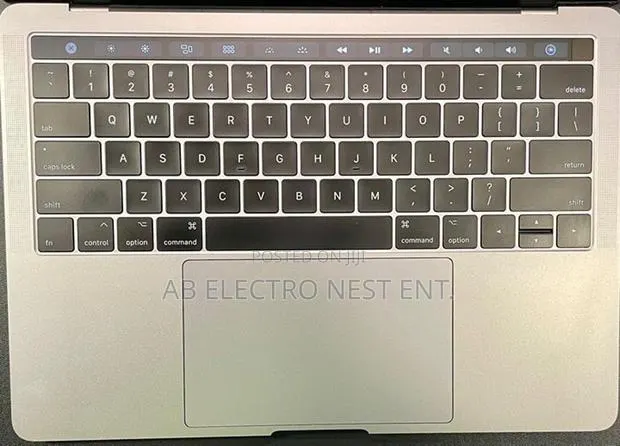 Laptop Apple MacBook Pro 2020 16GB Intel Core i7 SSD 512GB · Photo 1