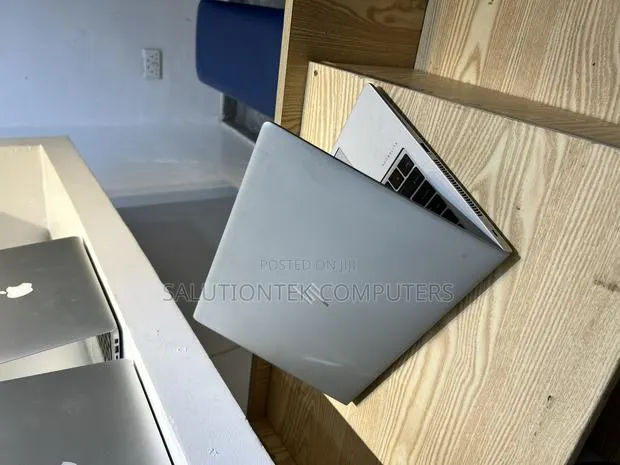 Laptop HP EliteBook 745 G6 16GB AMD Ryzen 5 SSD 256GB · Photo 1