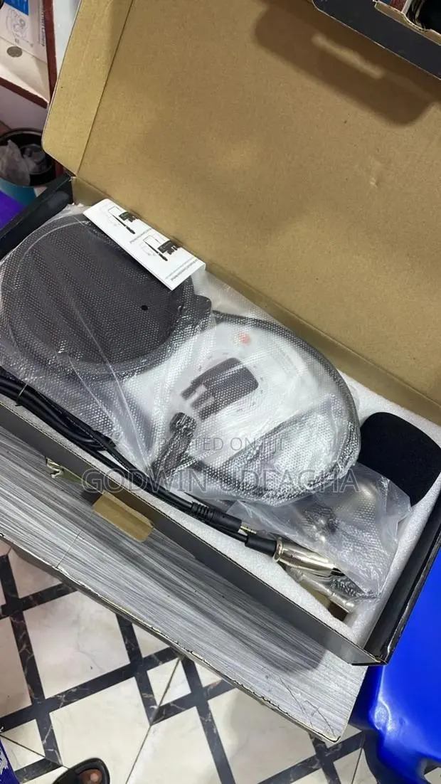 Condenser Microphone · Photo 1