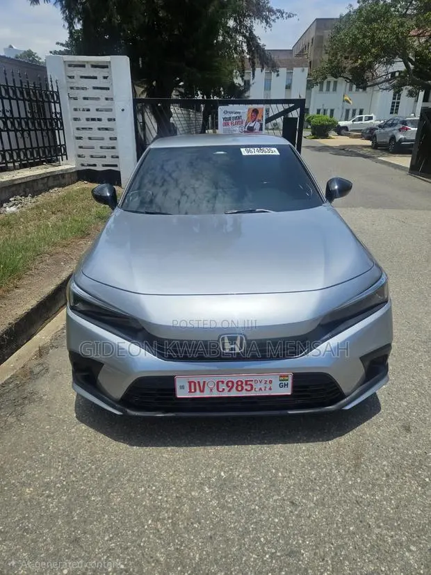 Honda Civic Sport CVT 2023 Silver · Photo 1