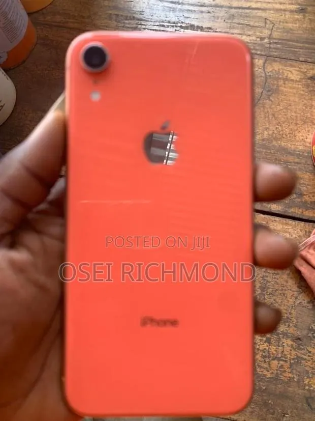 Apple iPhone XR 64 GB Pink · Photo 1