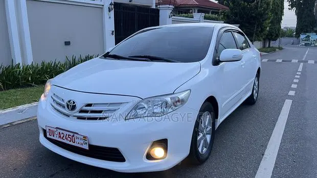 Toyota Corolla 2013 White