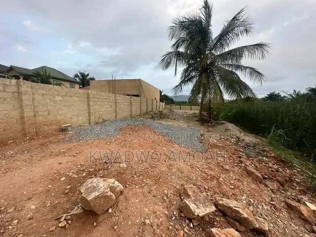 Half Plot of Land for Sale at Pokuase Mayera. · Photo 1