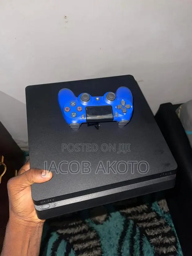 PS4 Slim With Controller · Photo 1