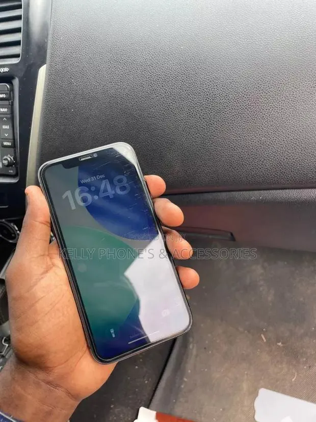 Apple iPhone 11 128 GB Black · Photo 1
