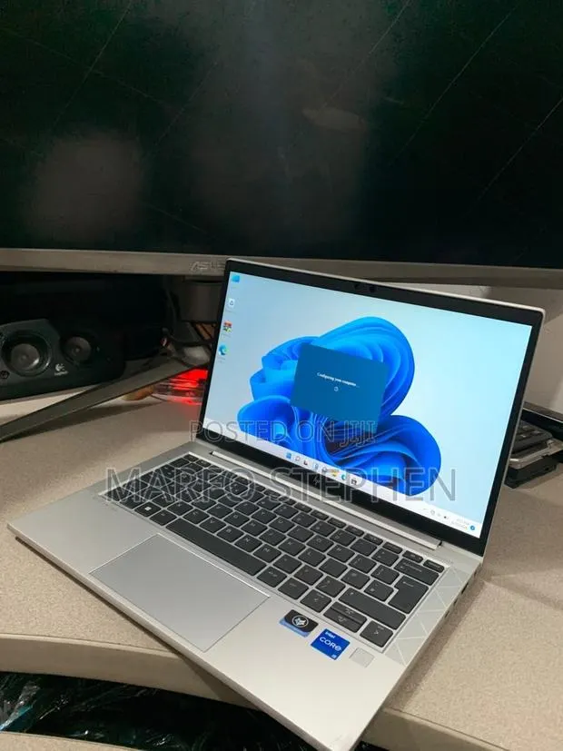 Laptop HP EliteBook 830 G8 8GB Intel Core i5 SSD 256GB · Photo 1