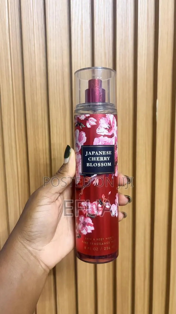 Japanese Cherry Blossom Body Mist · Photo 1