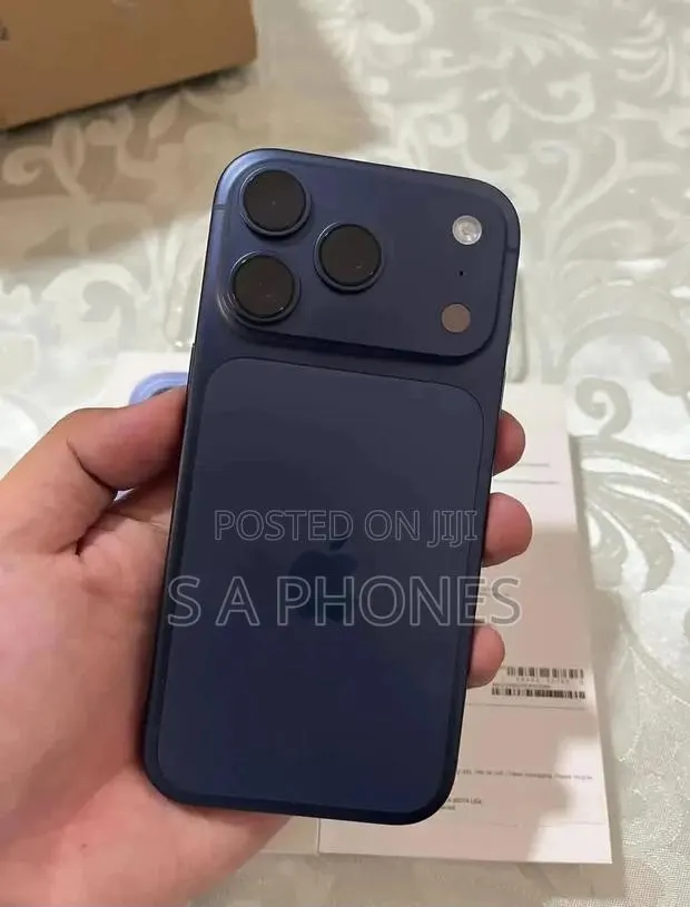 Apple iPhone 17 Pro 256 GB Blue · Photo 1