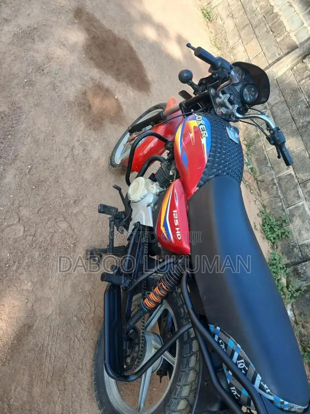 Bajaj Boxer 125 2023 Red · Photo 1