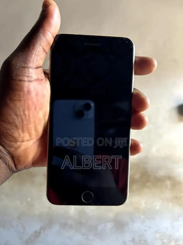 Apple iPhone 7 Plus 128 GB Gold · Photo 1